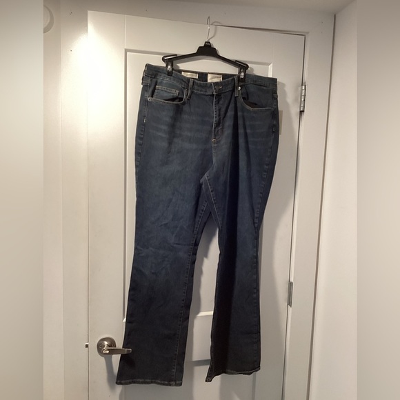 NWT Universal Thread High Rise Bootcut Size18/34R Jeans - Picture 1 of 5